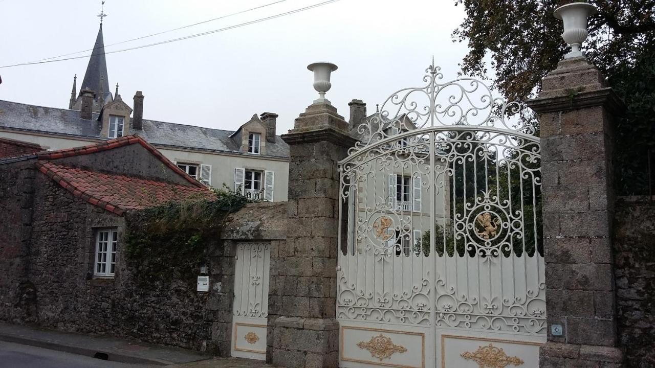 Les Hotes Du Prieure Treize-Vents Екстериор снимка